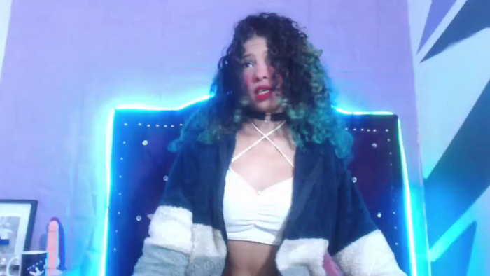 petite-ariana