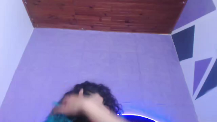 petite-ariana