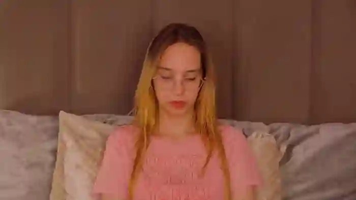 2025/09/03/flirt4free-lina-lewitt-02-43-51