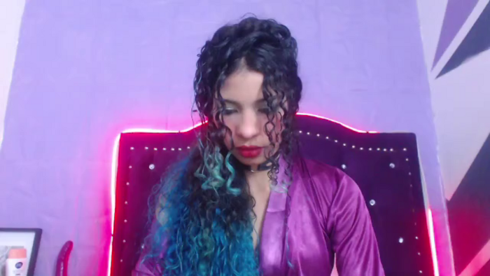 petite-ariana