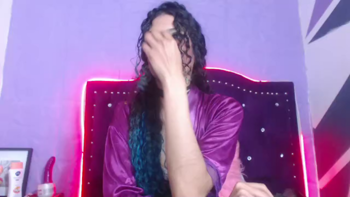 petite-ariana