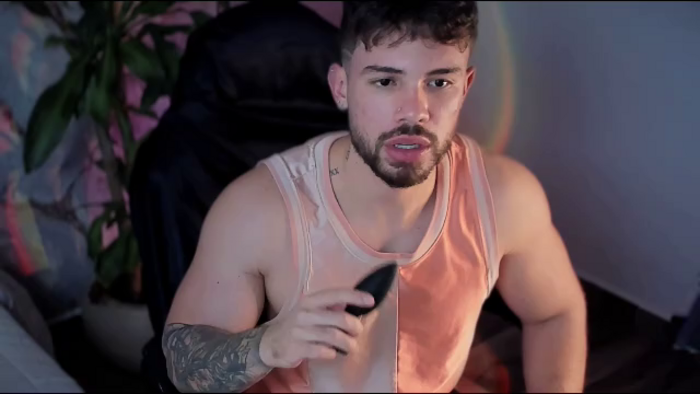 valenthino-king