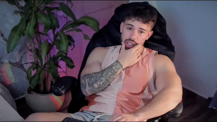 valenthino-king