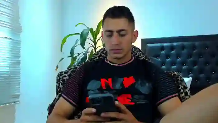 2025/09/04/flirt4free-zach-price-15-12-59