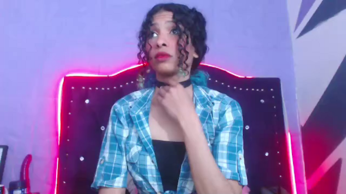 petite-ariana