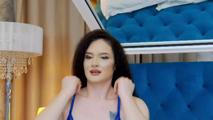 elisa-james
