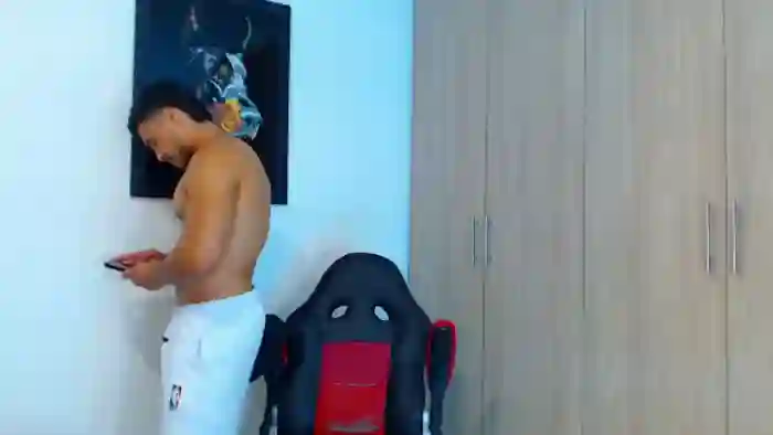 2025/09/08/flirt4free-ian-hammer-16-52-51