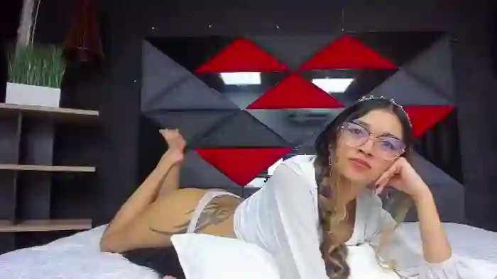 2025/09/09/flirt4free-roxanne-evan-02-52-01