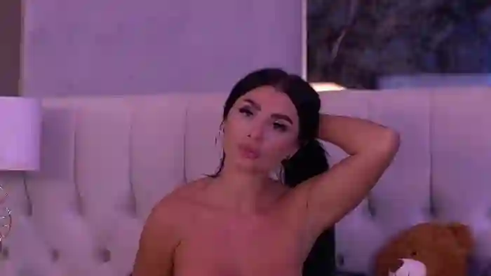 2025/09/11/flirt4free-isabelle-hunt-08-04-02