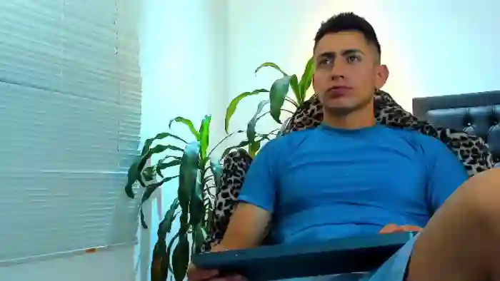 2025/09/11/flirt4free-zach-price-06-22-41