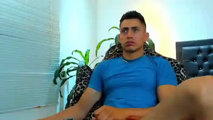 2025/09/11/flirt4free-zach-price-07-26-04