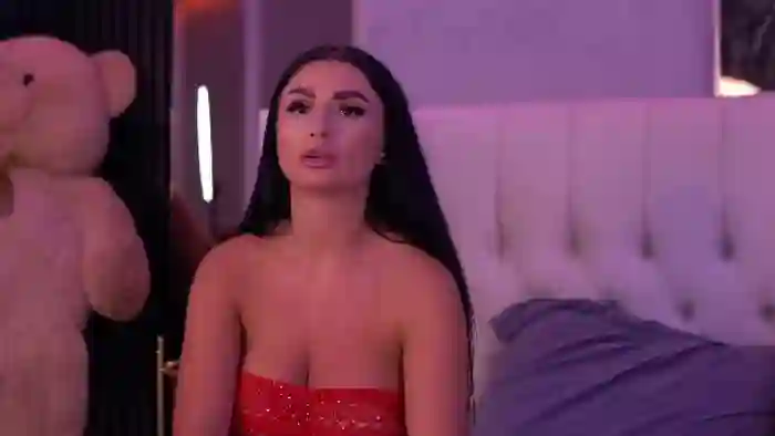2025/09/12/flirt4free-isabelle-hunt-07-56-03