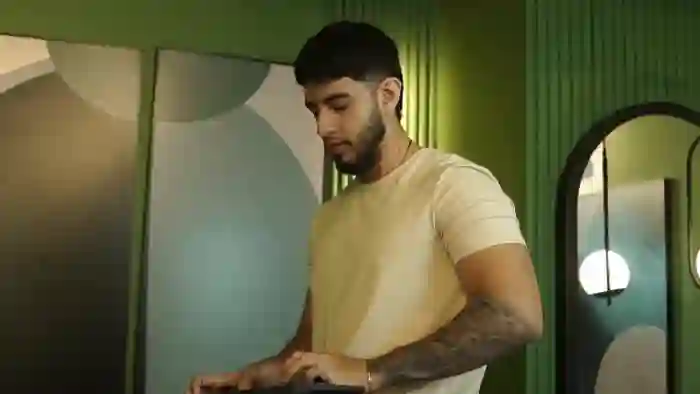 2025/09/12/flirt4free-nick-vans-12-28-03