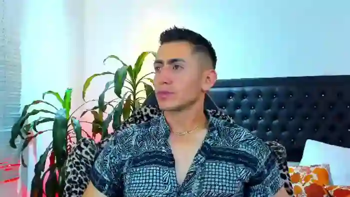 2025/09/12/flirt4free-zach-price-10-42-14