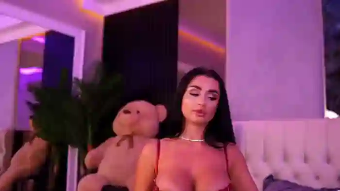 2025/09/13/flirt4free-isabelle-hunt-07-13-43