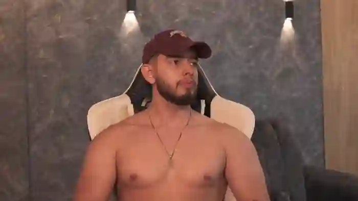 2025/09/13/flirt4free-nick-vans-17-17-35