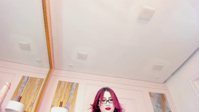 nikiita-red