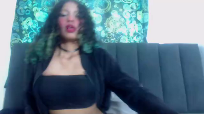 petite-ariana