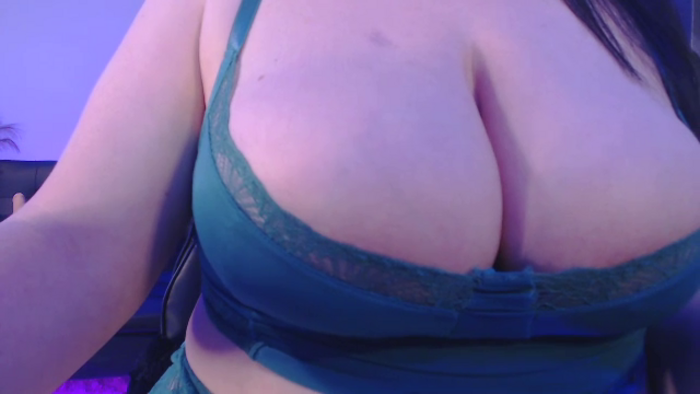 tia-bella