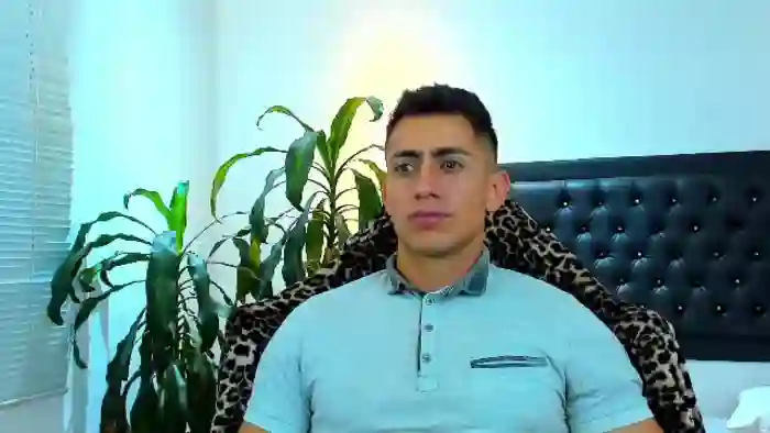 2025/09/16/flirt4free-zach-price-11-12-46