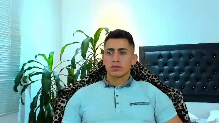 2025/09/16/flirt4free-zach-price-11-22-05