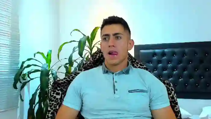 2025/09/16/flirt4free-zach-price-11-51-37