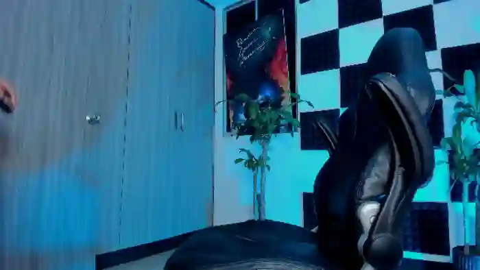 2025/09/17/flirt4free-nikola-hank-04-43-06