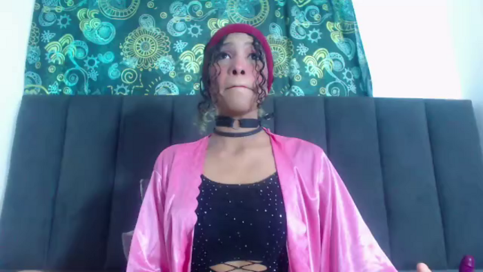 petite-ariana