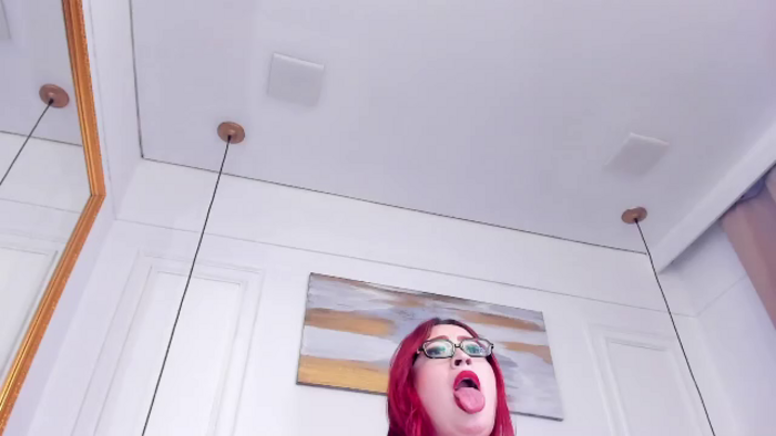 nikiita-red