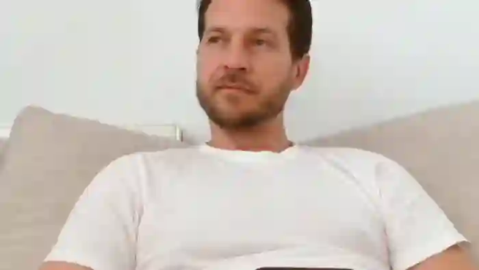 2025/09/20/flirt4free-hadess-12-25-48