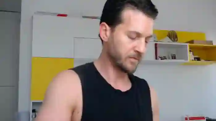 2025/09/21/flirt4free-hadess-11-10-35