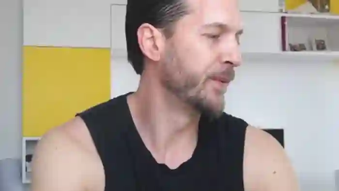 2025/09/21/flirt4free-hadess-15-08-50