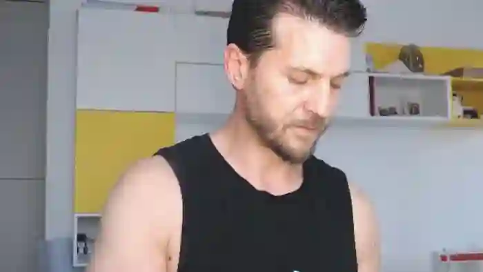 2025/09/21/flirt4free-hadess-16-02-23