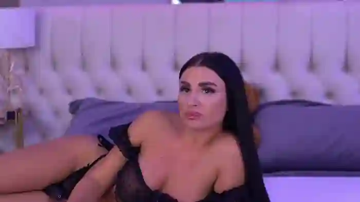 2025/09/22/flirt4free-isabelle-hunt-05-27-23