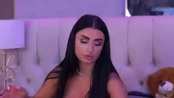 2025/09/23/flirt4free-isabelle-hunt-11-16-55