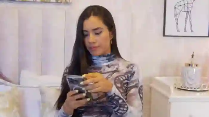 2025/09/23/flirt4free-maggy-luna-02-08-10