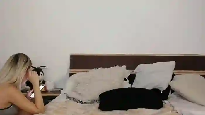 2025/09/23/flirt4free-megan-blaze-19-44-37