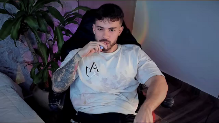 valenthino-king
