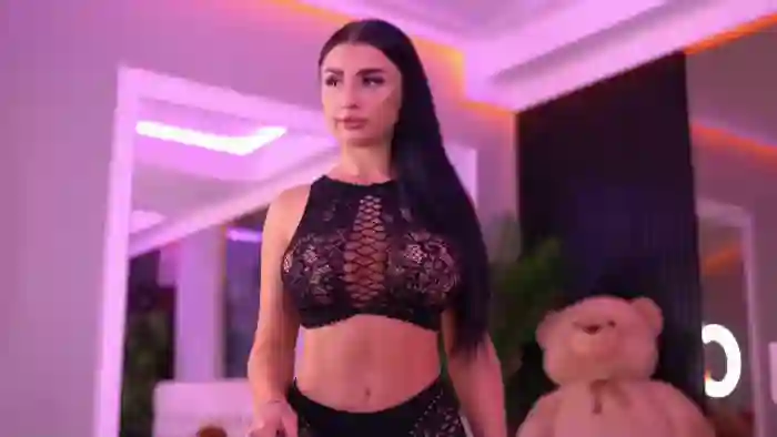 2025/09/24/flirt4free-isabelle-hunt-05-10-31