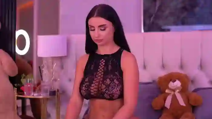 2025/09/24/flirt4free-isabelle-hunt-07-12-21