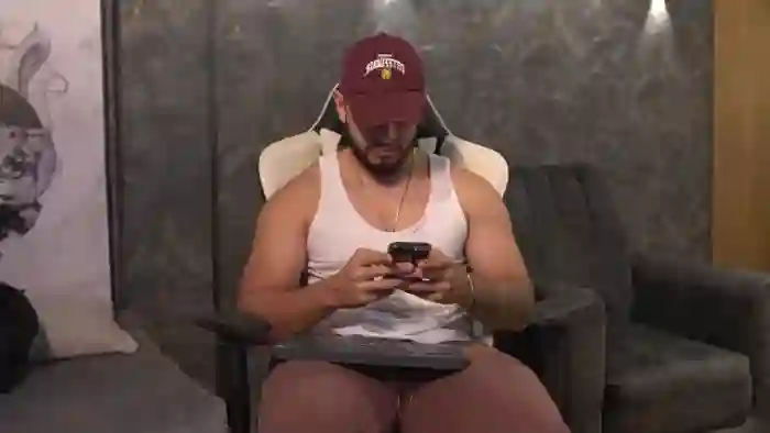 2025/09/24/flirt4free-nick-vans-15-30-59