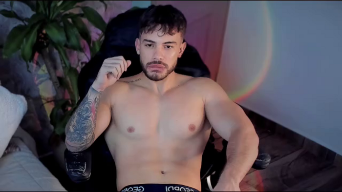 valenthino-king