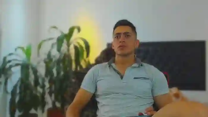 2025/09/24/flirt4free-zach-price-13-04-33