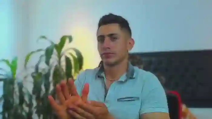 2025/09/24/flirt4free-zach-price-14-11-48