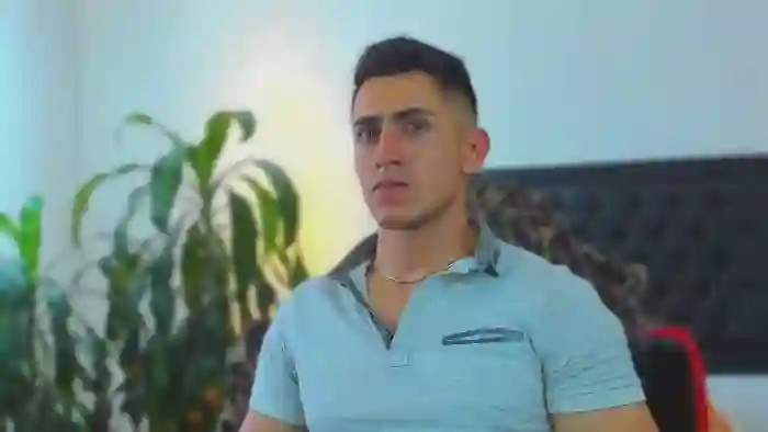 2025/09/24/flirt4free-zach-price-15-43-53