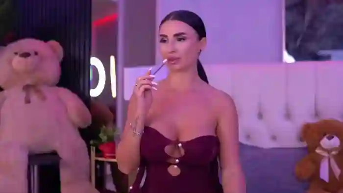 2025/09/25/flirt4free-isabelle-hunt-06-51-34