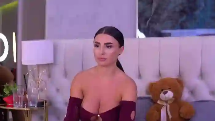 2025/09/25/flirt4free-isabelle-hunt-11-25-32