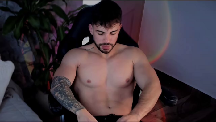 valenthino-king