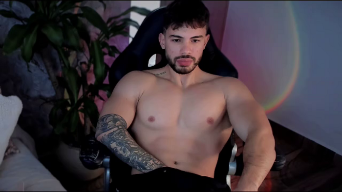 valenthino-king