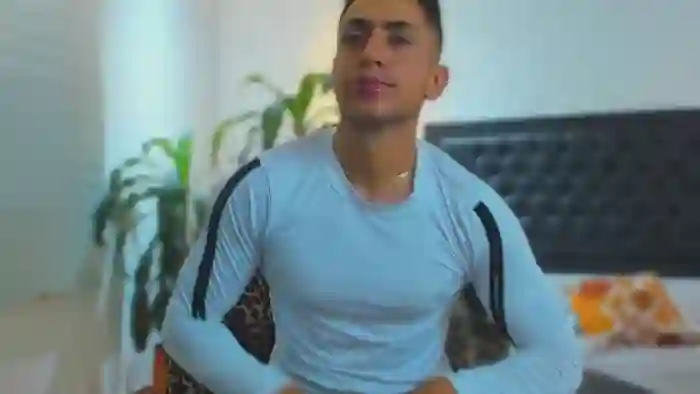 2025/09/25/flirt4free-zach-price-10-05-47